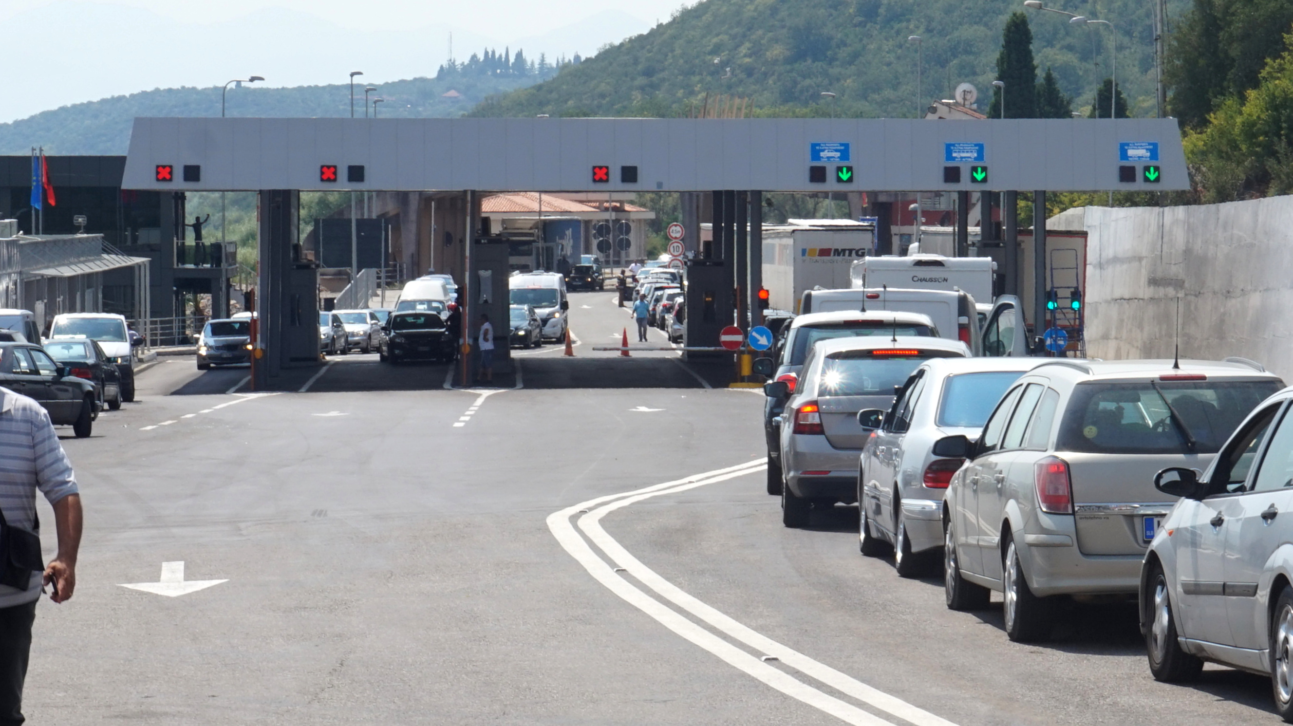 Të ardhurat nga doganat, rriten me 5.2 për qind ose 16 mln euro më shumë se janar-shkurt 2024